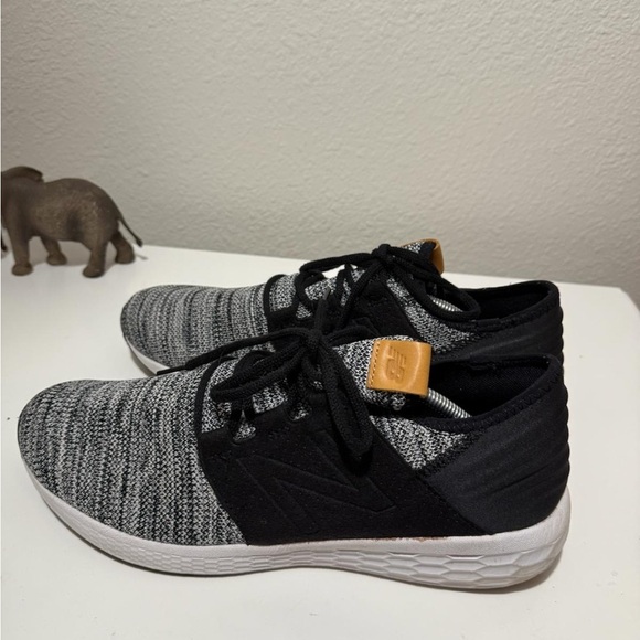 New Balance Men's Black and White Knit Sneakers - Picture 2 of 6